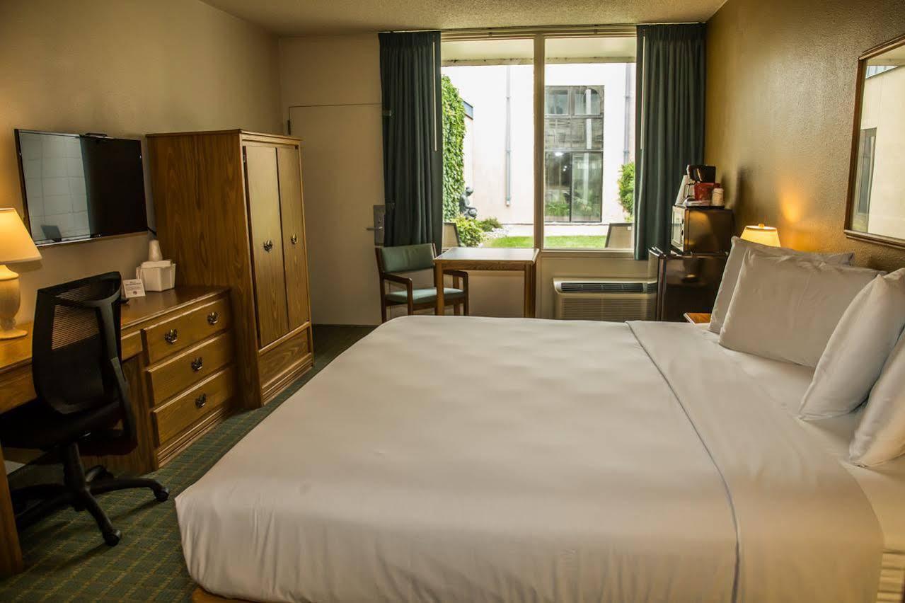 Hotel Baymont By Wyndham Fargo Exteriér fotografie